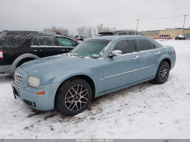 Chrysler 300 Touring Image 8