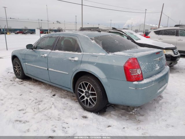 Chrysler 300 Touring Image 11