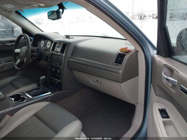 Chrysler 300 Touring Image 7