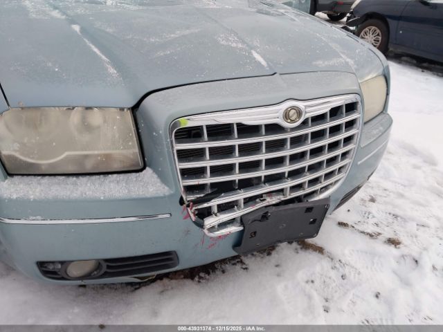 Chrysler 300 Touring Image 12