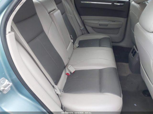 Chrysler 300 Touring Image 14