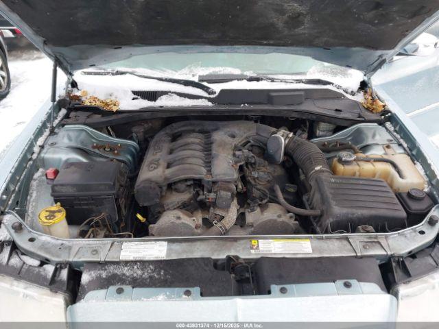 Chrysler 300 Touring Image 6