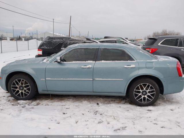 Chrysler 300 Touring Image 10