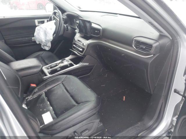 Ford Explorer Xlt Image 8