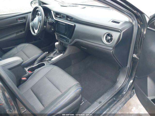 Toyota Corolla Se Image 13