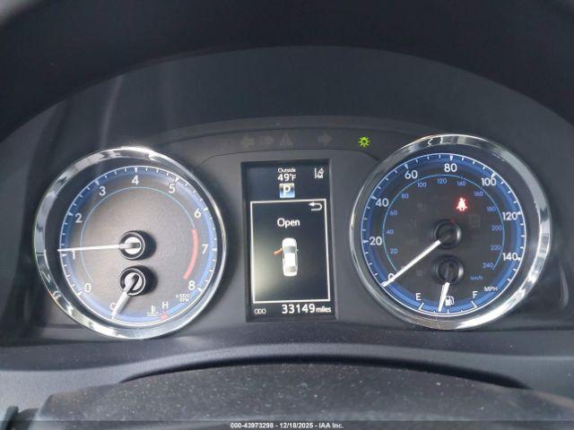 Toyota Corolla Se Image 16