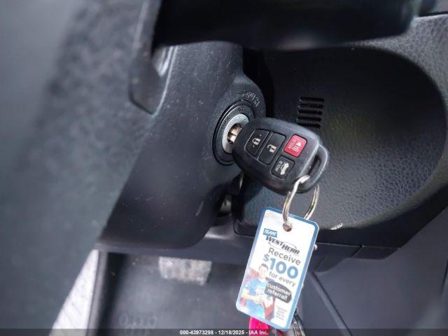 Toyota Corolla Se Image 14