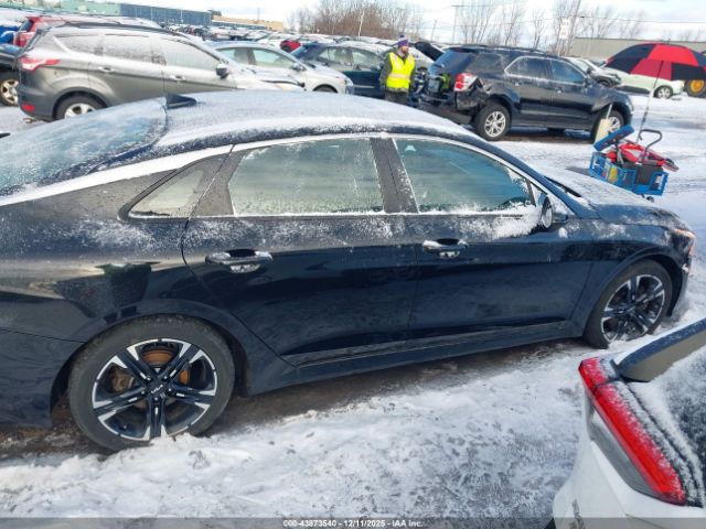 Kia K5 Gt-line Image 2