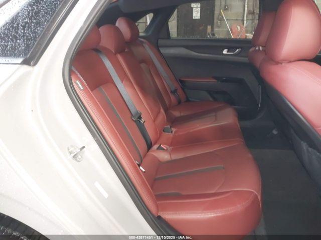 Kia K5 Gt-line Image 12