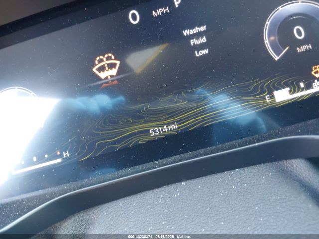 Jeep Grand Cherokee Overland 4x4 Image 11