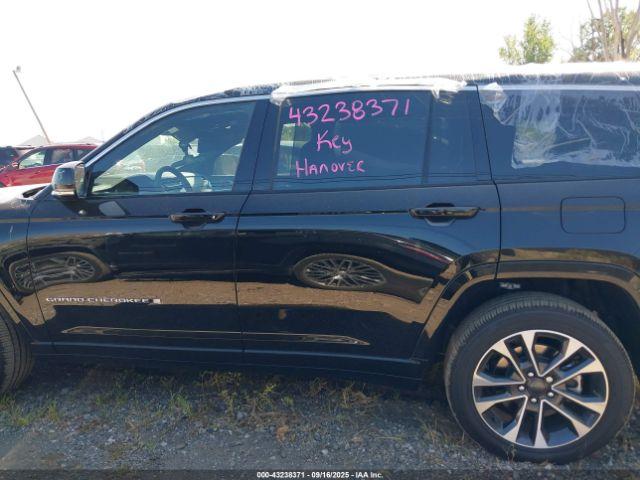 Jeep Grand Cherokee Overland 4x4 Image 2