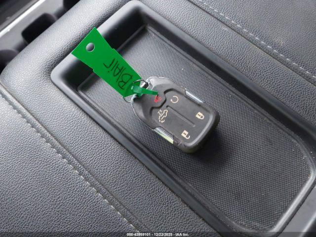 GMC Sierra 1500 4wd  Short Box Elevation Image 13