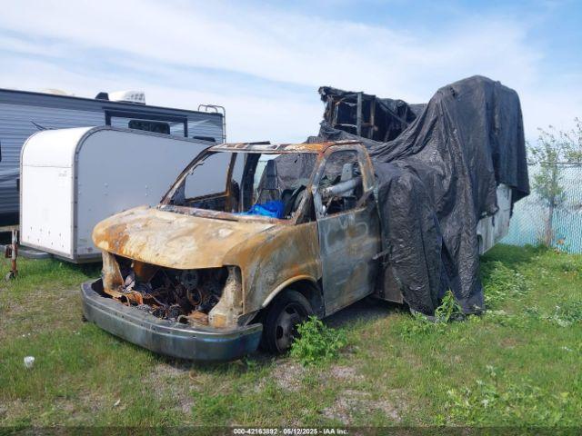 Chevrolet Express 4500 Series Image 2