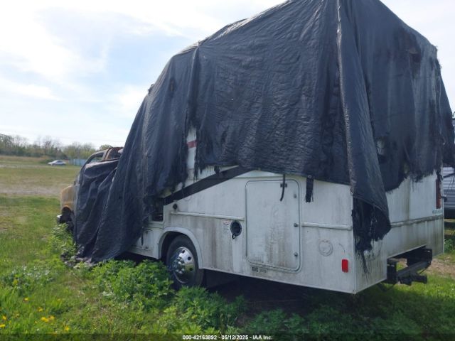 Chevrolet Express 4500 Series Image 3