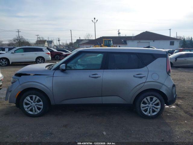 Kia Soul Lx Image 13