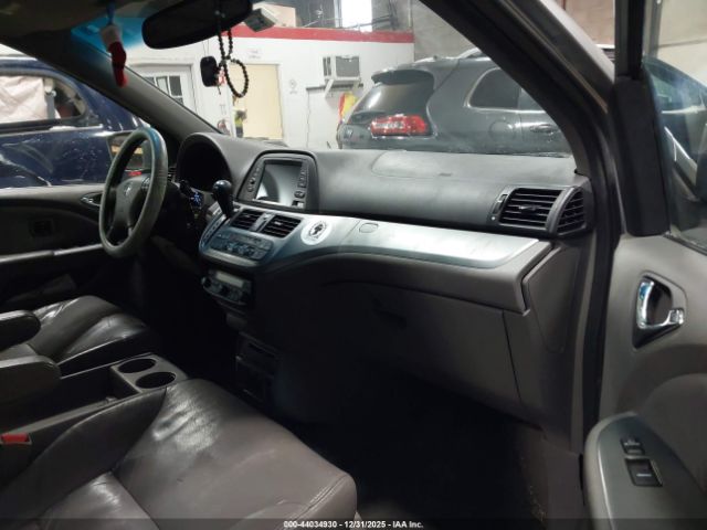 Honda Odyssey Touring Image 4