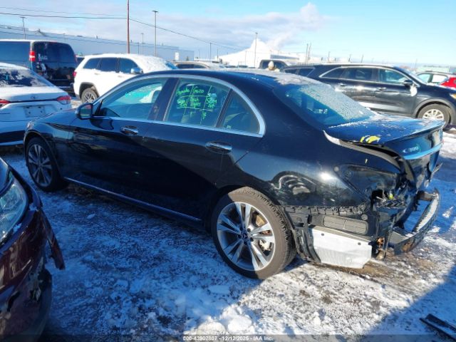 Mercedes-Benz C-Class 4matic Image 9