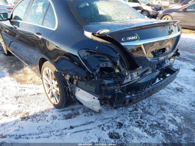 Mercedes-Benz C-Class 4matic Image 17