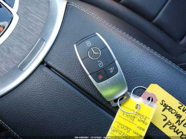 Mercedes-Benz C-Class 4matic Image 4