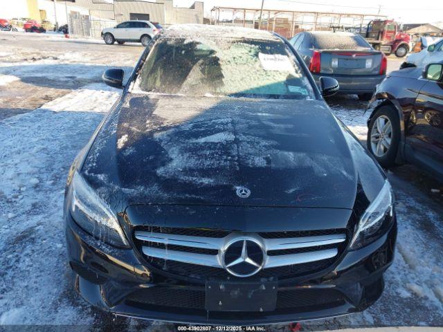 Mercedes-Benz C-Class 4matic Image 16