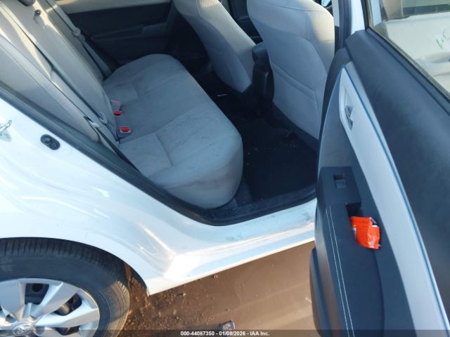 Toyota Corolla Le Image 9