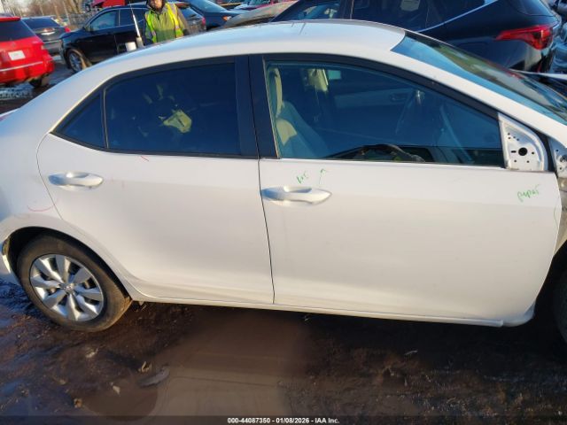 Toyota Corolla Le Image 10