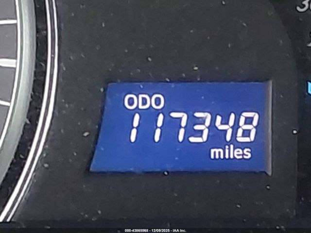 Toyota Camry Le Image 13