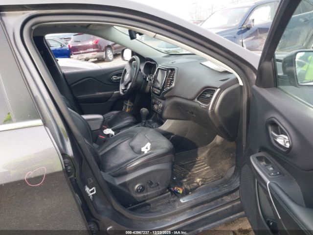 Jeep Cherokee Limited 4x4 Image 5