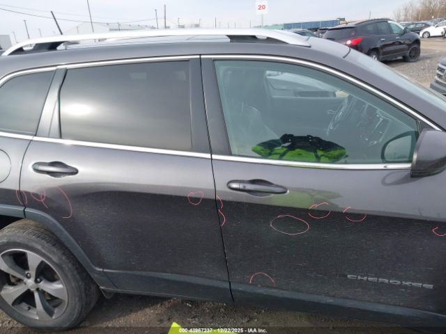 Jeep Cherokee Limited 4x4 Image 14