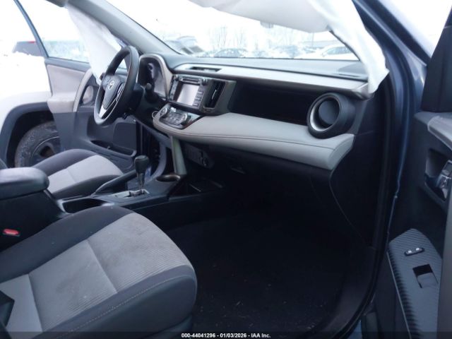 Toyota RAV4 Xle Image 3